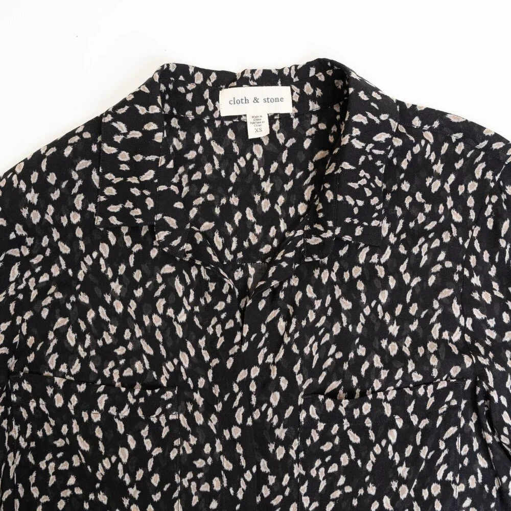 🚨 Anthropologie Cloth & Stone Spotted Lightweight Button Down Shirt - Picture 4 of 11